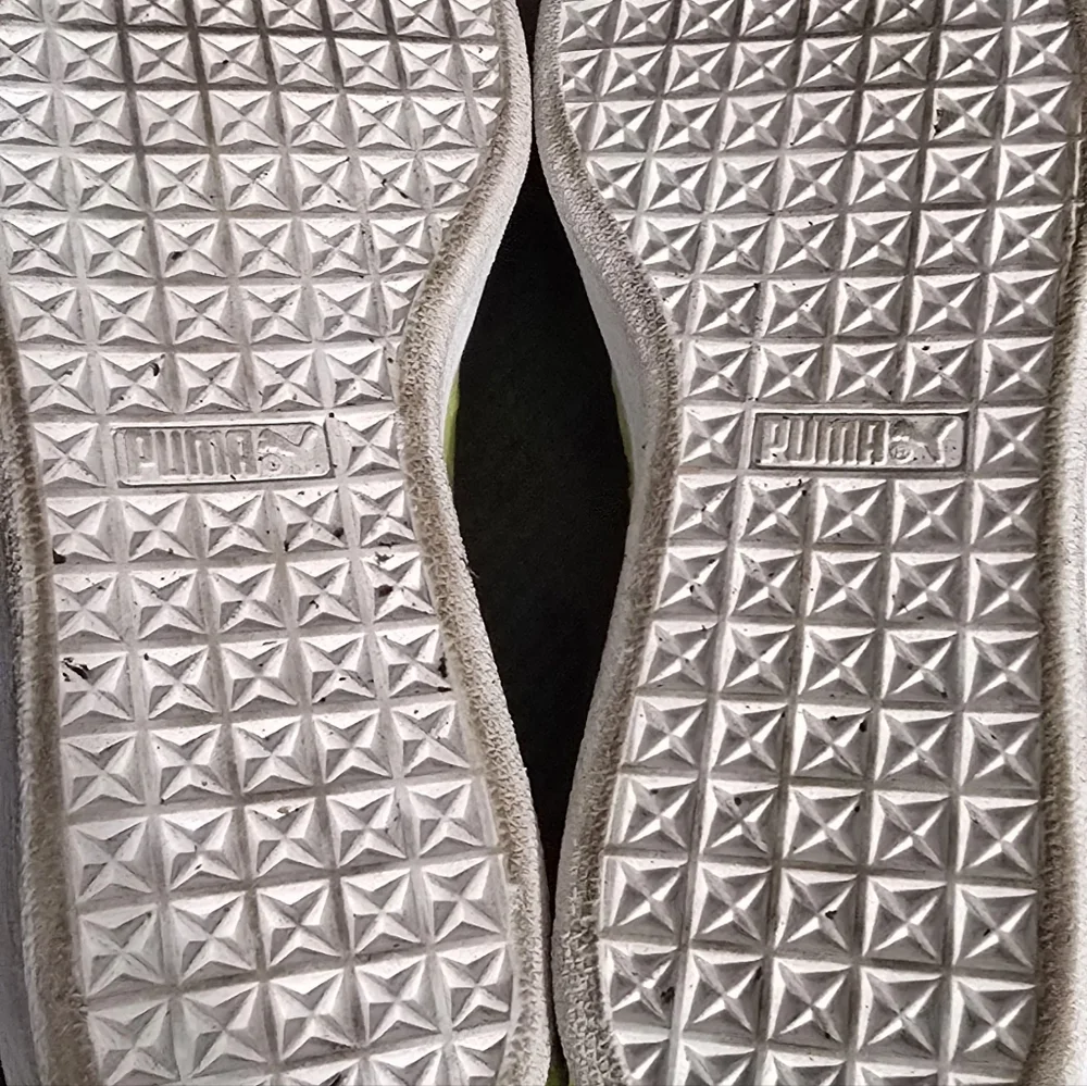 Black and green with bow womens puma shoes size 9.5 - Picture 5 of 7